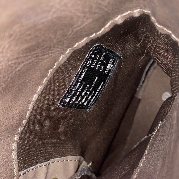 Brash leather booties! - Picture 5 of 7